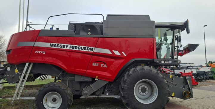 Kombajn MF BETA 7370